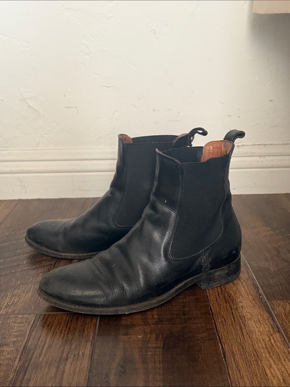Frye Black Chelsea Boots - Leather Slip-On Ankle Boots